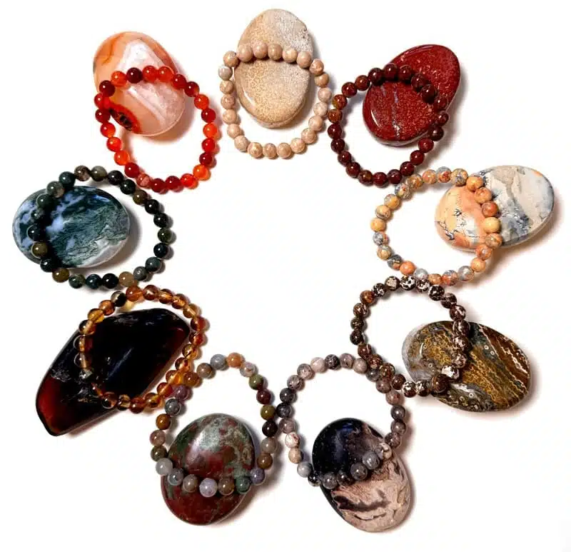 Armbänder aus Kraftsteinen
