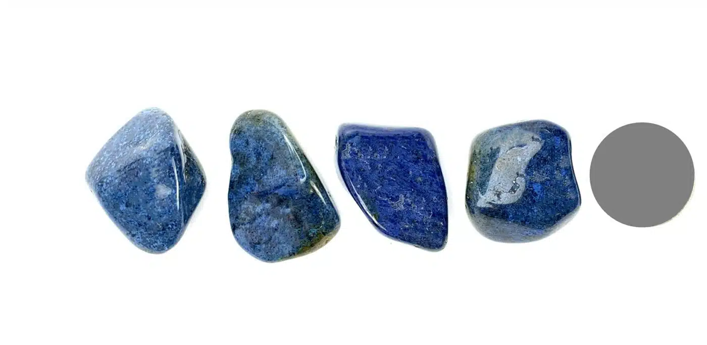 Anwendung und Wirkung von Dumortierit Kraftstein Dumortierit - Trommelstein Glรผcksstein Handstein Handschmeichler