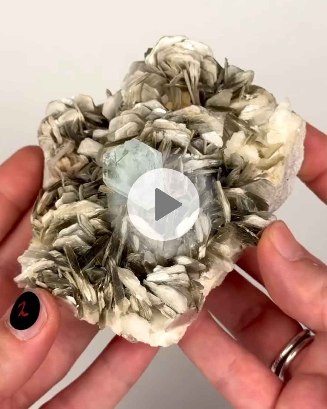 Einzelstueck-Aquamarin-in-Muskovit-2