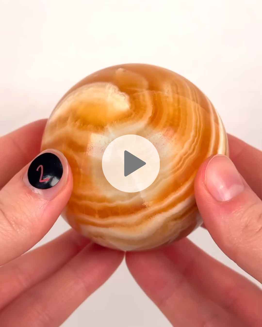 Einzelstueck-Gebaenderter-Orangencalcit-Kugel-2