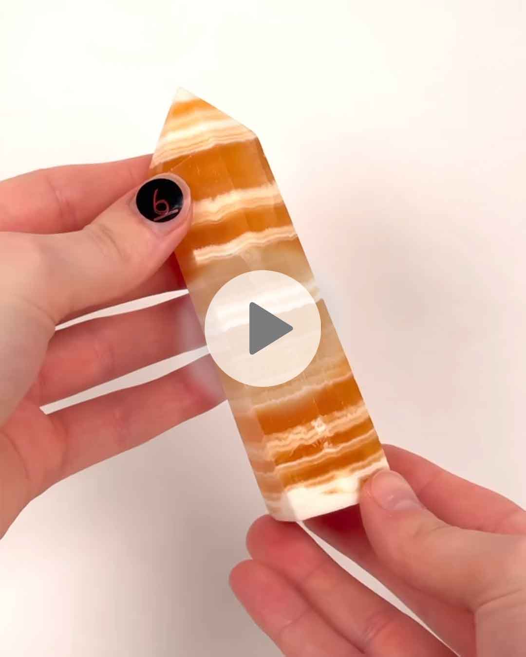 Einzelstueck-Gebaenderter-Orangencalcit-Turm-6