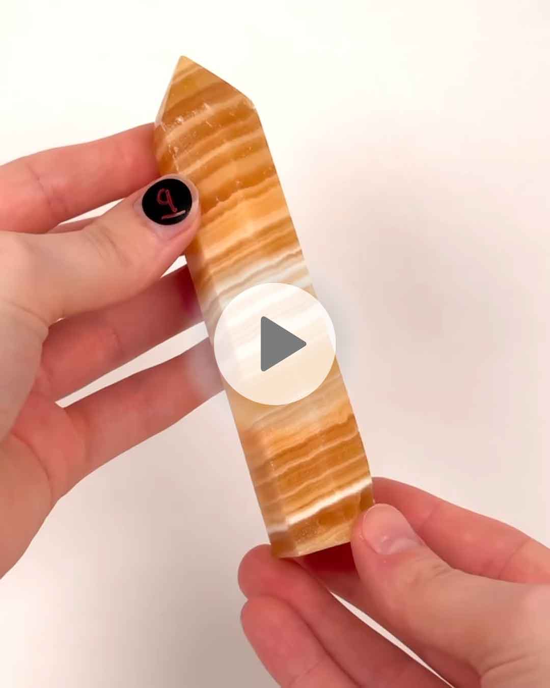 Einzelstueck-Gebaenderter-Orangencalcit-Turm-9