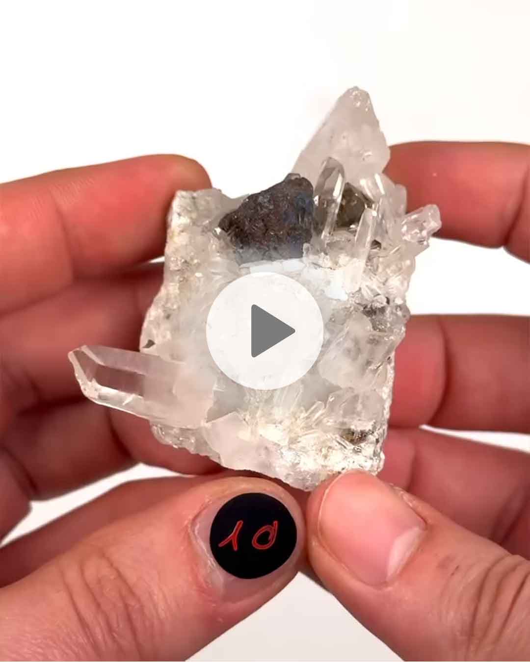 Einzelstueck-Pyrit-auf-Bergkristall-10