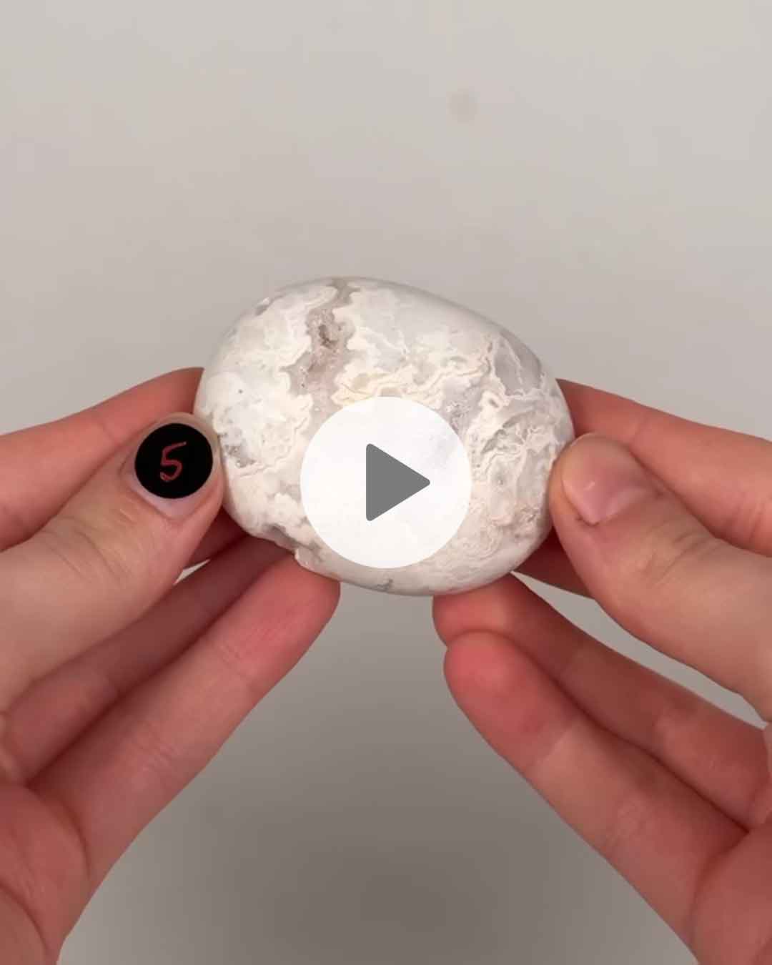 Einzelstueck-weisser-Crazy-Lace-Achat-Handschmeichler-5