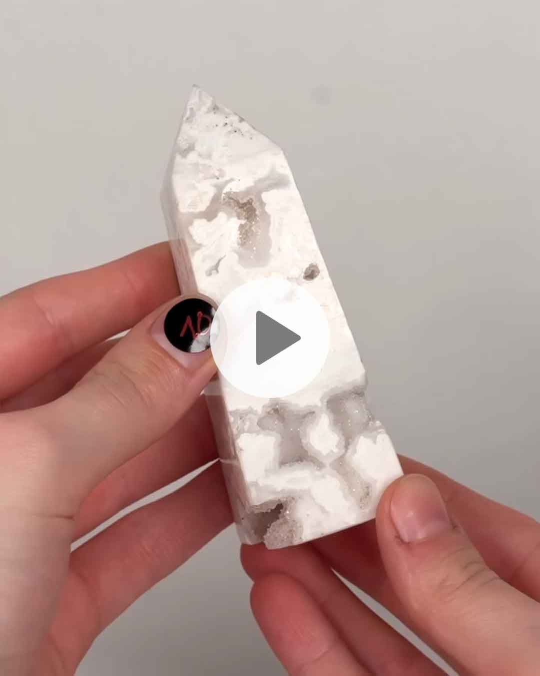 Einzelstueck-weisser-Crazy-Lace-Achat-Turm-10