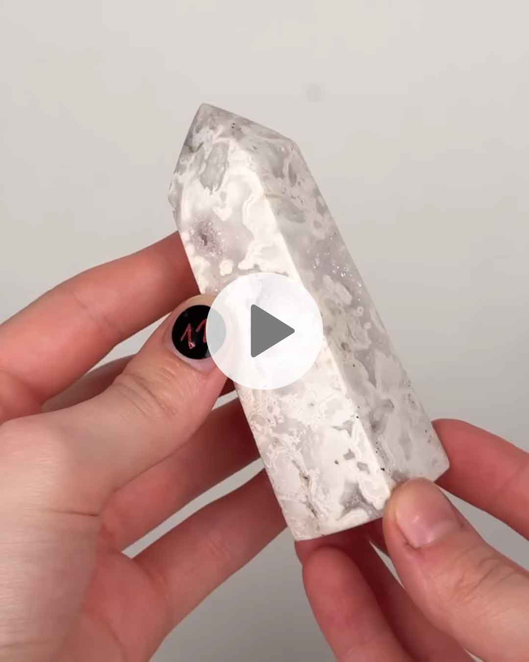 Einzelstueck-weisser-Crazy-Lace-Achat-Turm-11