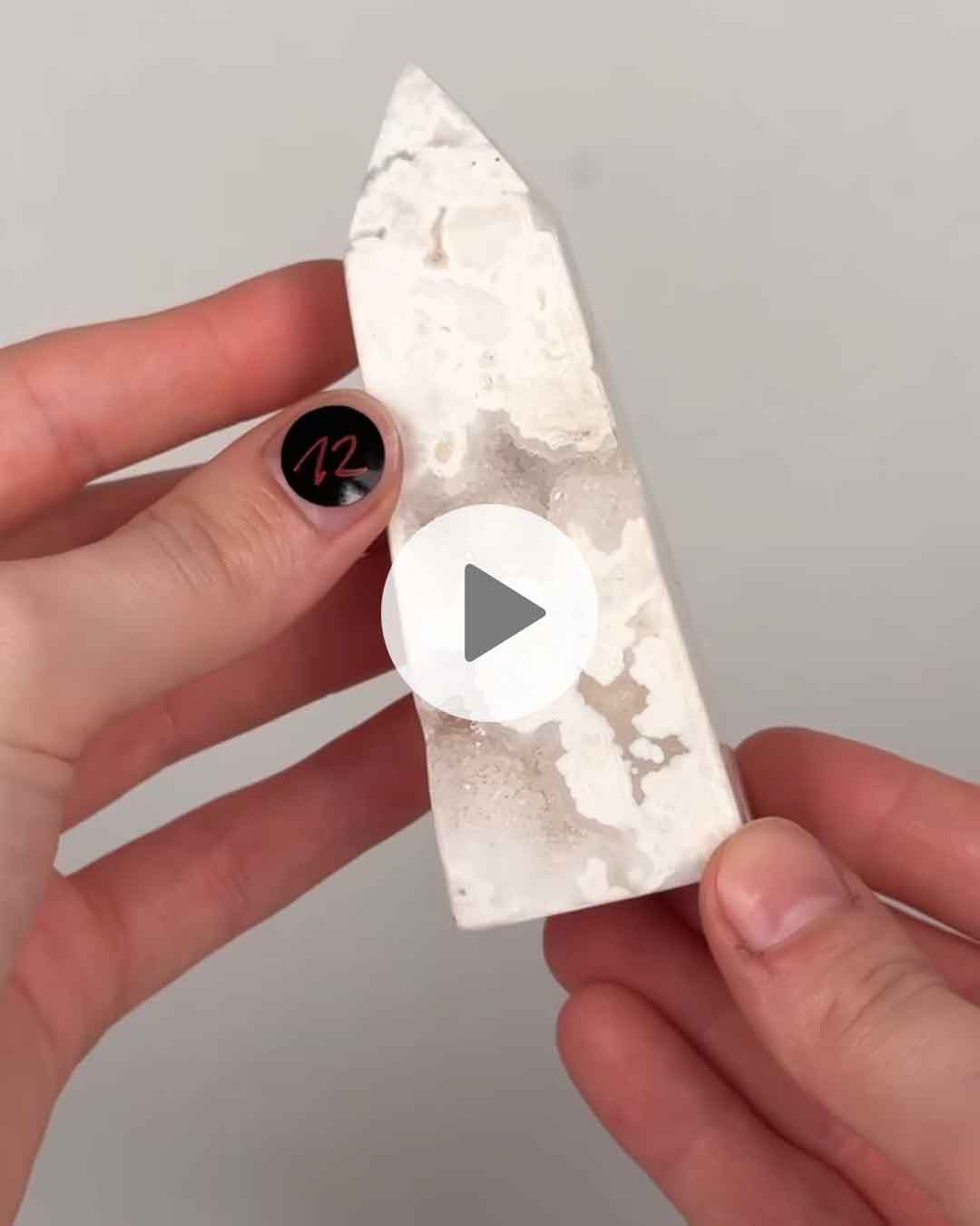 Einzelstueck-weisser-Crazy-Lace-Achat-Turm-12