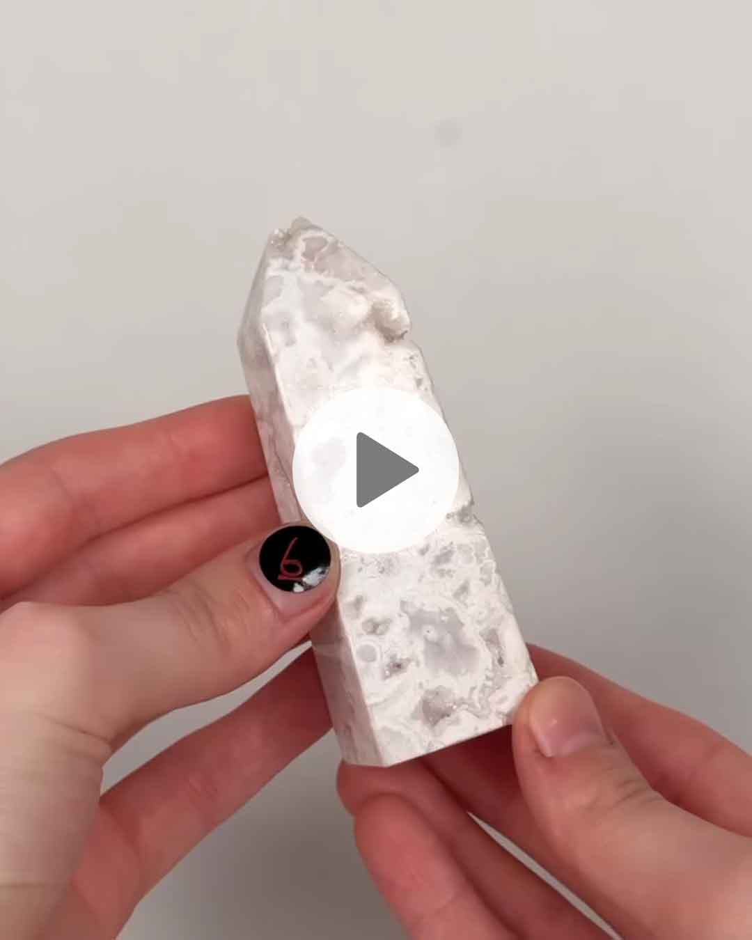 Einzelstueck-weisser-Crazy-Lace-Achat-Turm-6