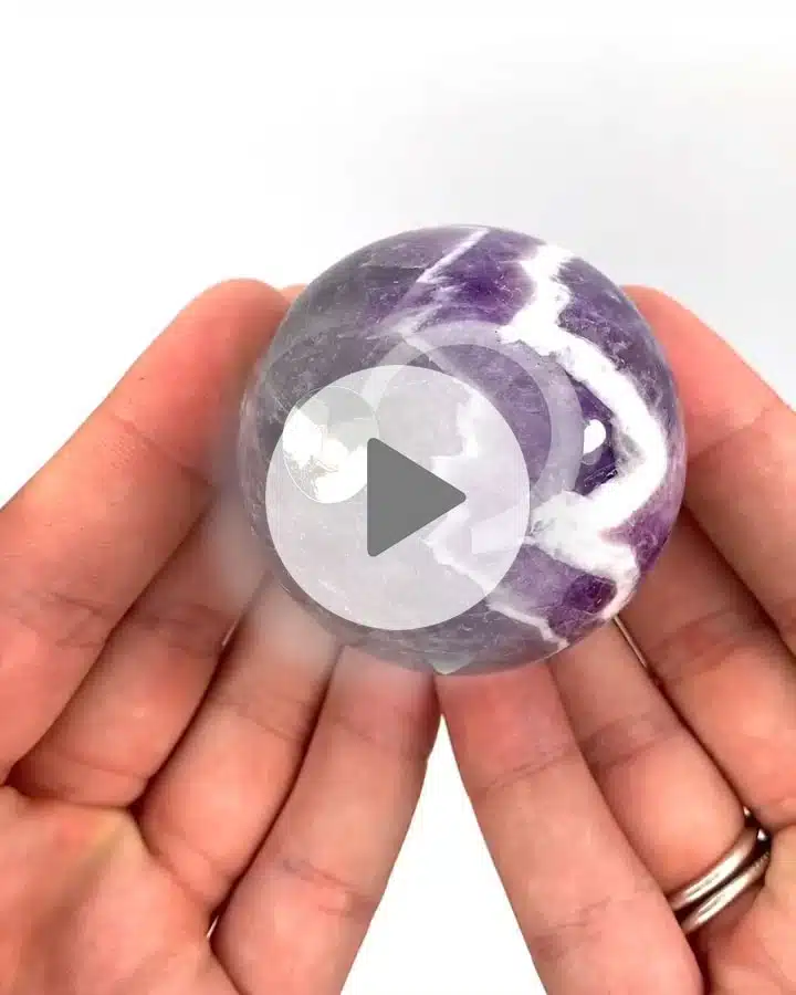 Einzslstueck-Chevron-Amethyst-Kugel-2