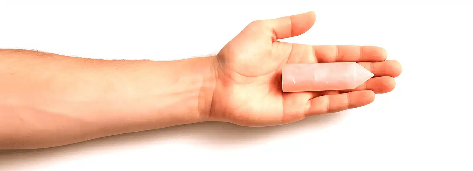 Krafthand mit Rosenquarz