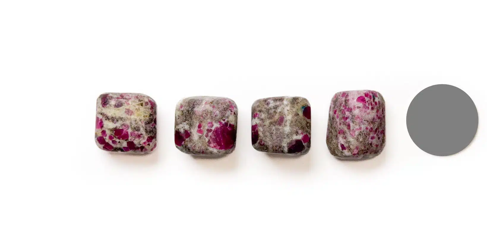 Kraftstein Rubin-Rhyolith