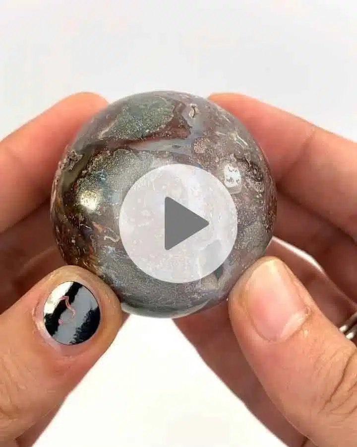 Markasit-Chalcedon-Kugel-3