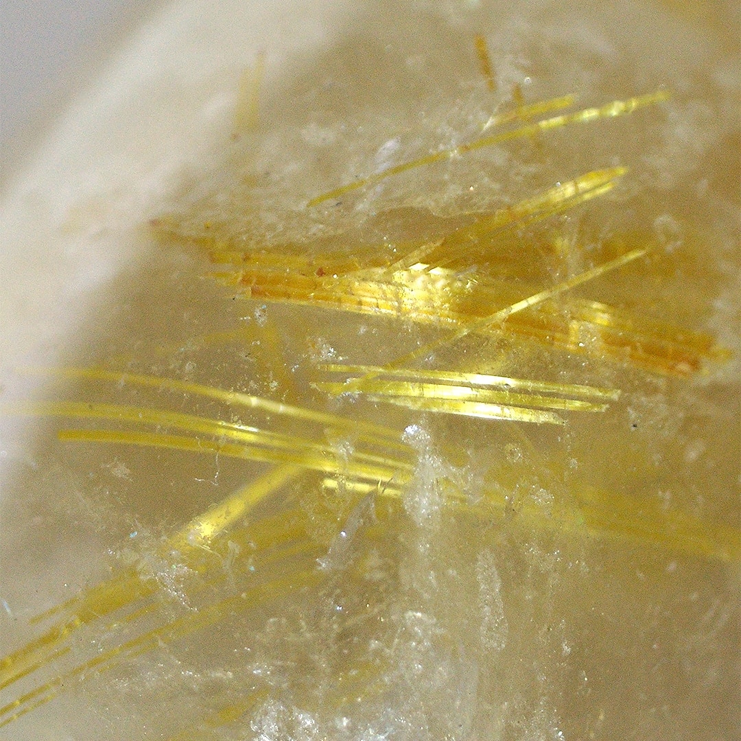 Mikroskop_Tigerauge Rutil-Quarz unter dem Mikroskop