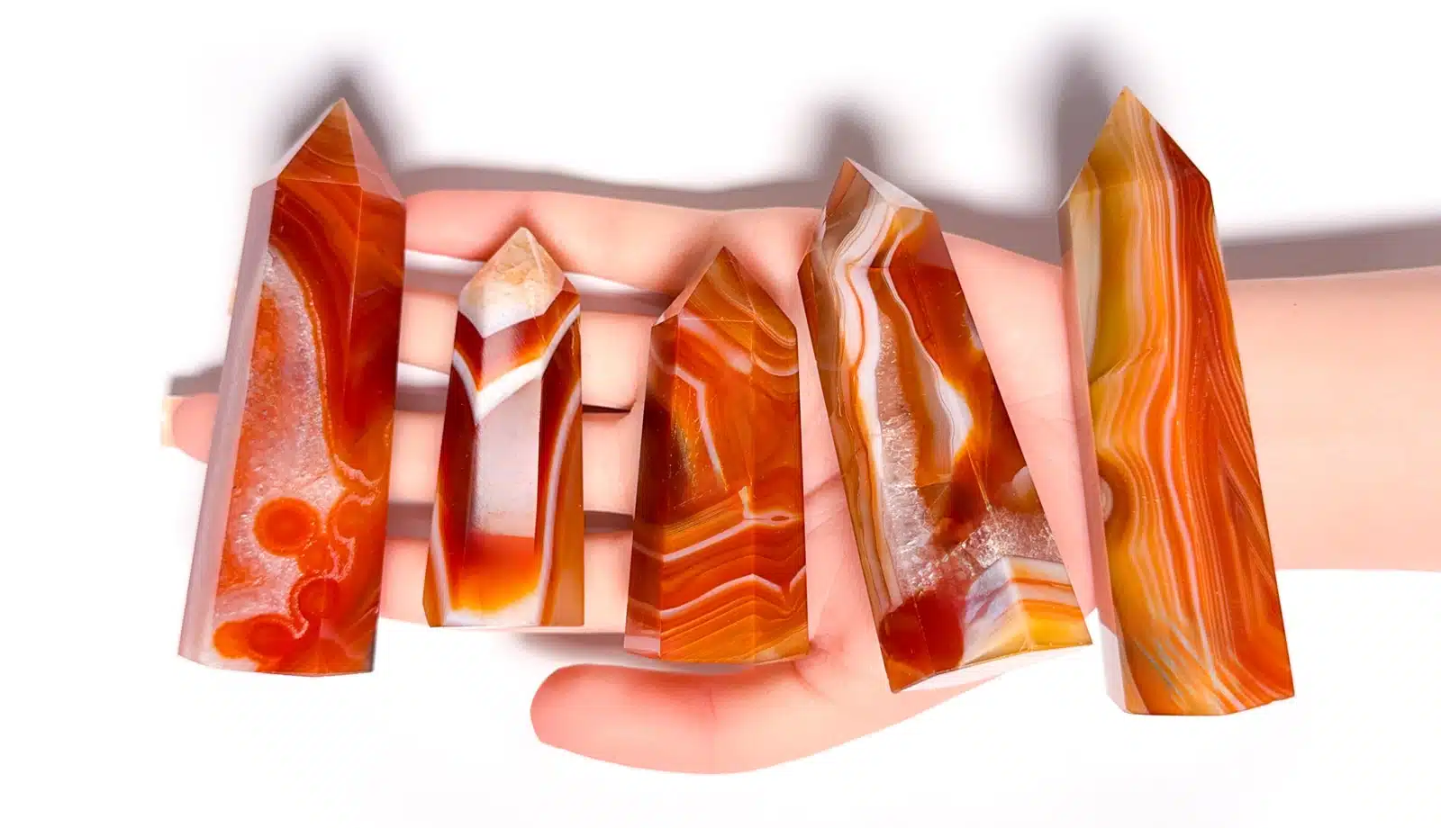 Über die Arbeit mit Kraftsteinen Verschiedene Formen von Kraftsteinen: Spitzen, Türme oder Obelisken