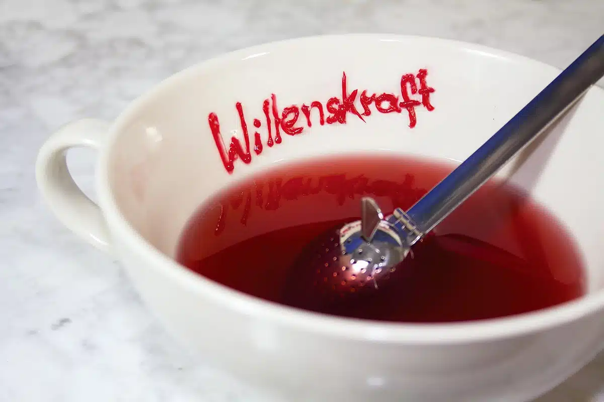 Die Farbe Rot in der Magie - Zauber für Willenskraft